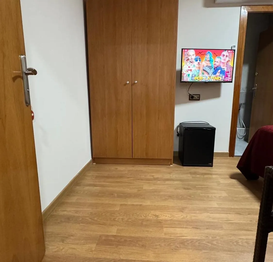 Hostal Madrazo Barcelona Guest house