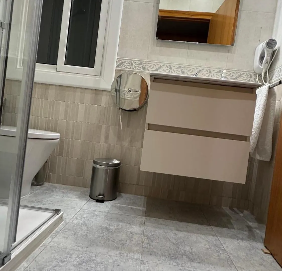 Hostal Madrazo Barcelona Guest house